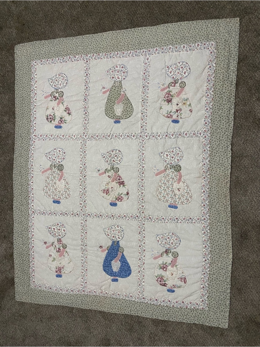 Floral Sunbonnet Baby Quilt